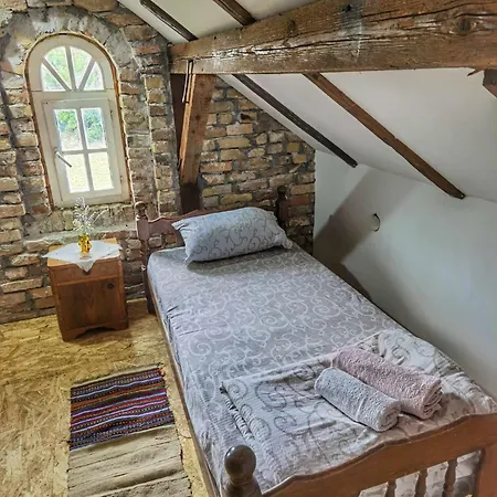 Tetrebov Salas In The Peaceful Fields Case de vacanță *