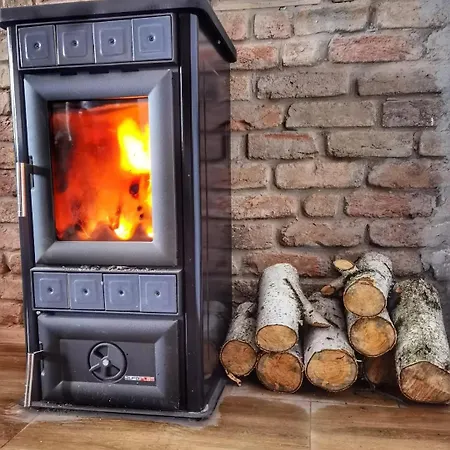 Tetrebov Salas In The Peaceful Fields Case de vacanță