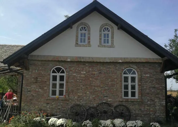 펜션 Tetrebov Salas In The Peaceful Fields Futog