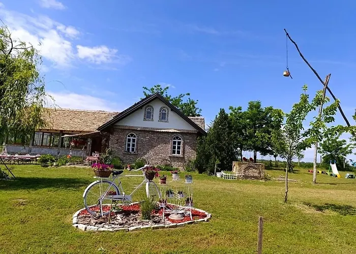펜션 Tetrebov Salas In The Peaceful Fields *
